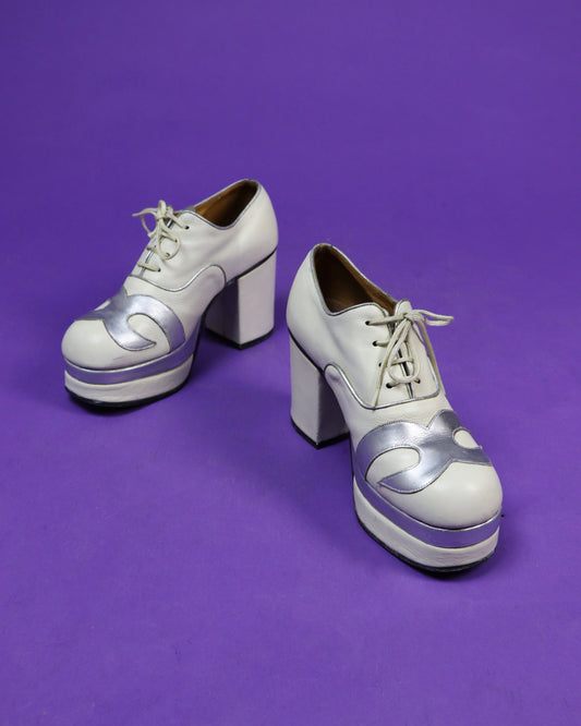 Vintage 1970s Cream and Silver Swirl Platform Shoes