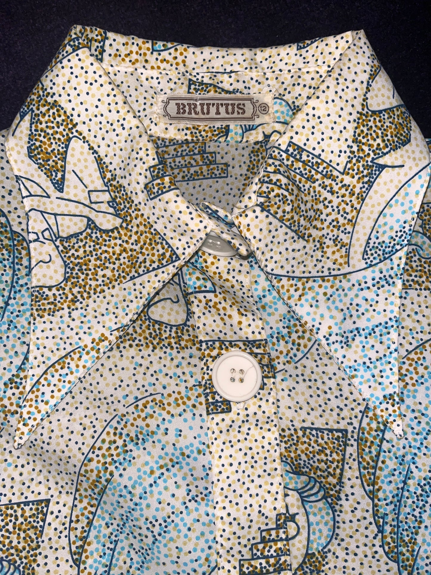 Vintage 1970s Pointillism Print Dagger Collar Shirt