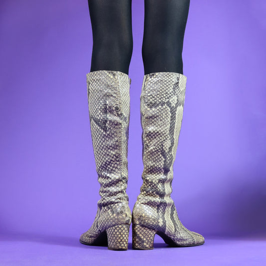 Vintage 1960s c. 1967 Chelsea Cobbler Snakeskin GoGo Knee High Boots