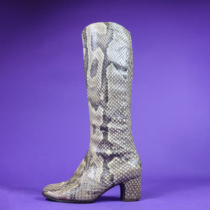 Vintage 1960s c. 1967 Chelsea Cobbler Snakeskin GoGo Knee High Boots