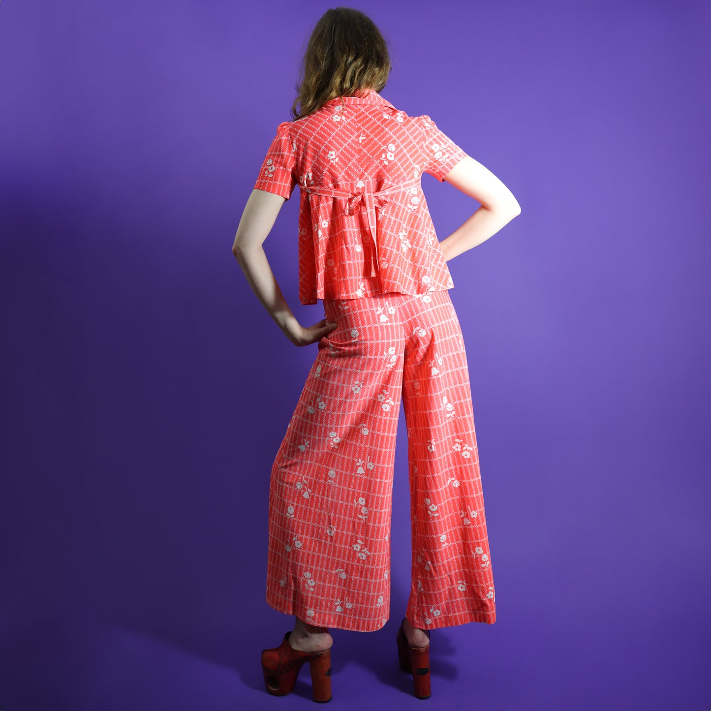 Vintage 1970s Coral Flowers On the Wall Pant Suit